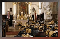 Goldhaubenfrauen in der Martinskirche